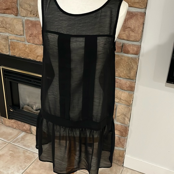 Women’s dress - Picture 1 of 6